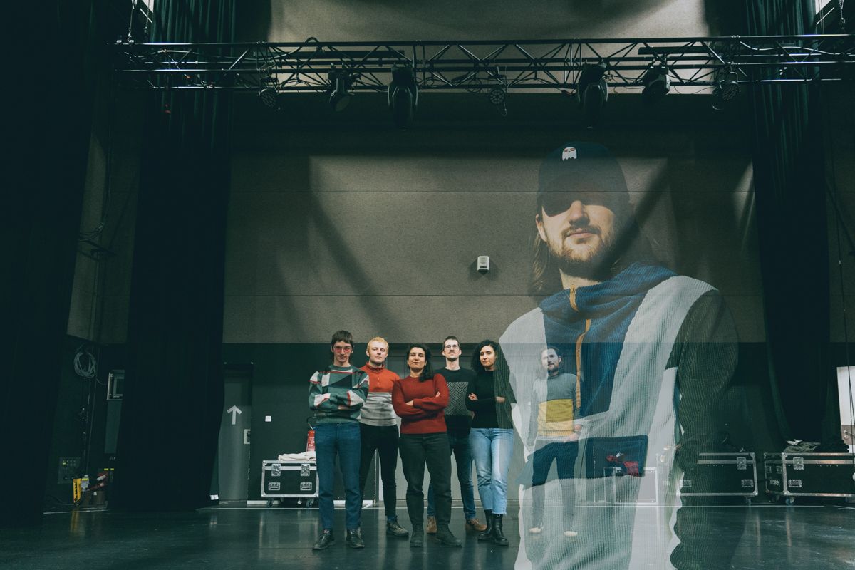 Une partie de la team Bruit Blanc, à laquelle appartiennent Zafram et YMNK, qu'on retrouve dans d'autres publications du Not Dead Project