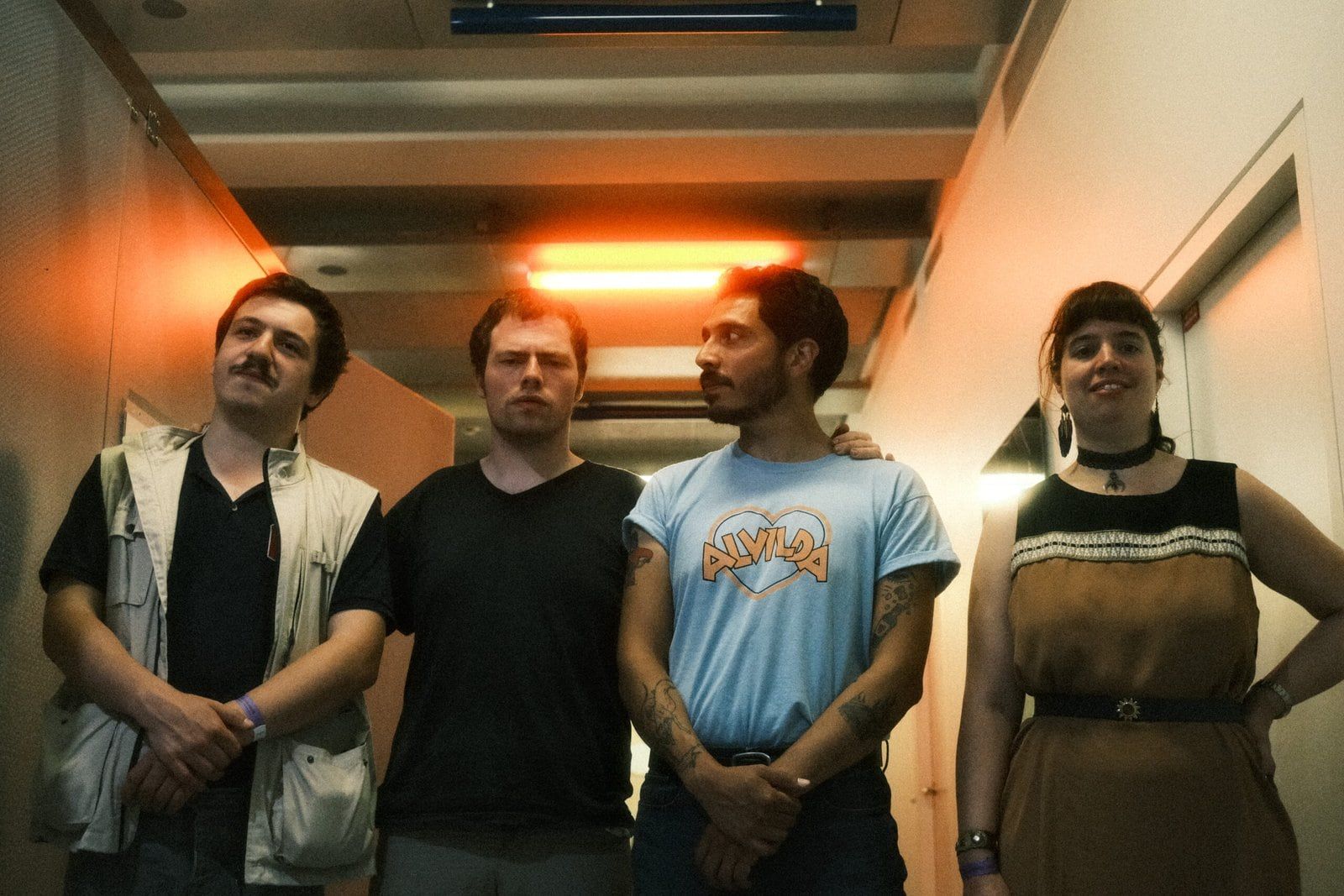 De gauche à droite : Stanislas, Yohann, Christophe et Claire, avant leur concert à la Gaîté Lyrique le 20 mai 2022.Crédit photo : Margaux FMX