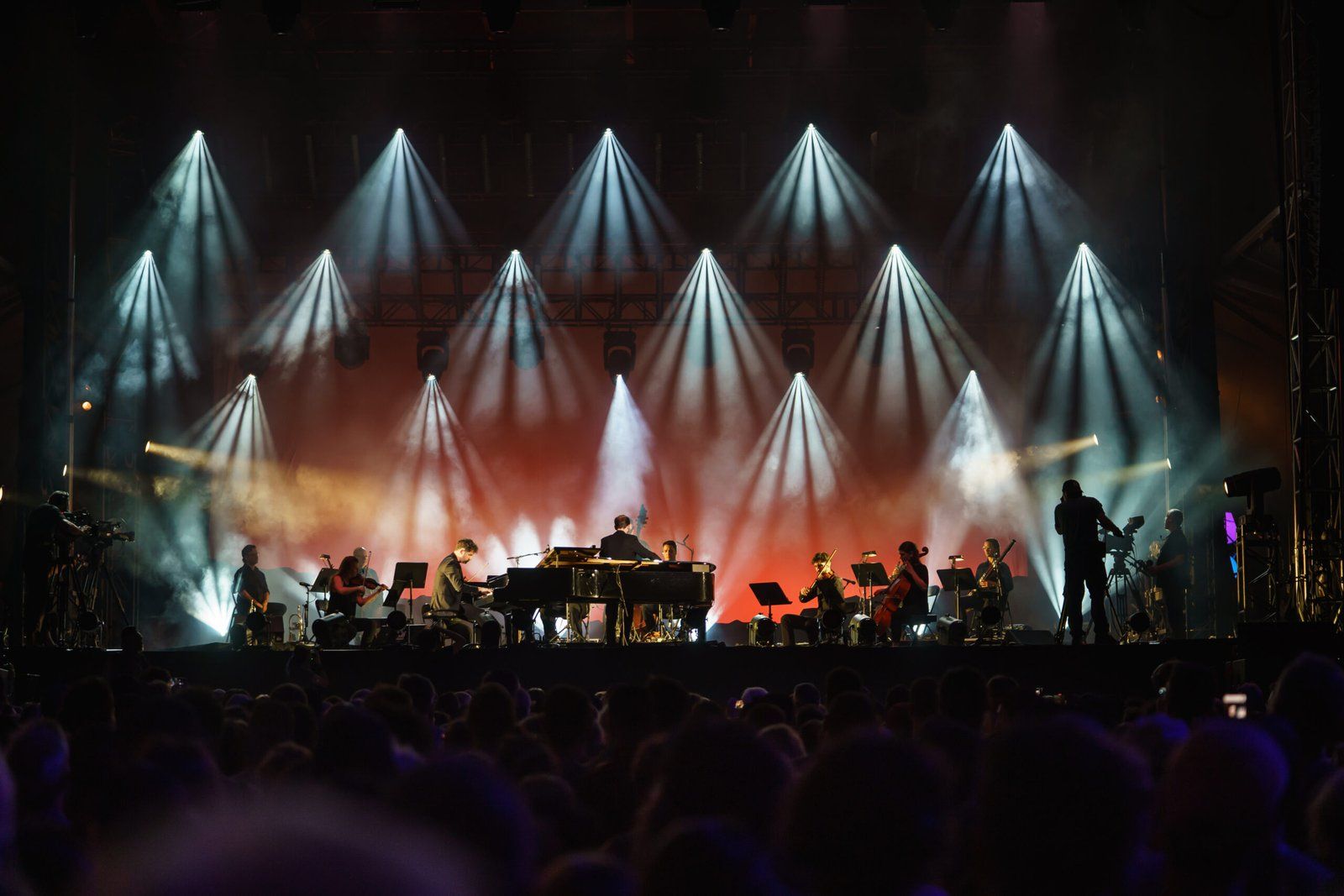 Jean-Michel Blais et son orchestre. Crédit: Benoit Rousseau