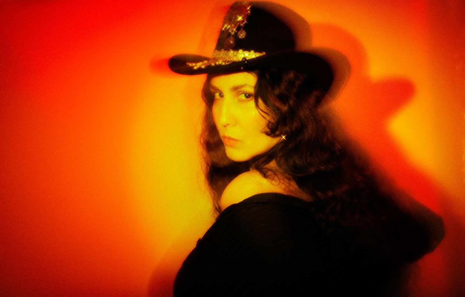 L'artiste s'était fait remarquer par son single Western Arabisant, sorti en 2018. Crédit photo : Diane Sagnier.
