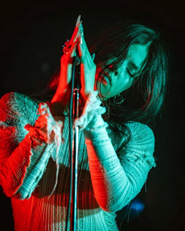 @ midsummerblaze / fgobarbara mamamusicandconvention 10.2026 📸 unsoundcolors pour danstafaceb L'une de mes découvertes…